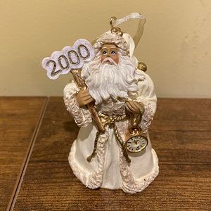 2000 Christmas Ornament